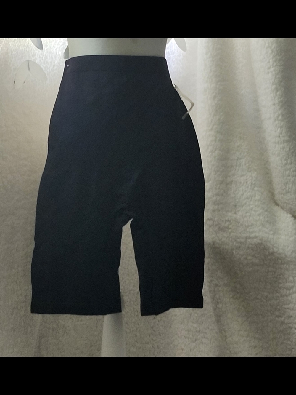 Empetua High-Waist Black Bermuda Shorts